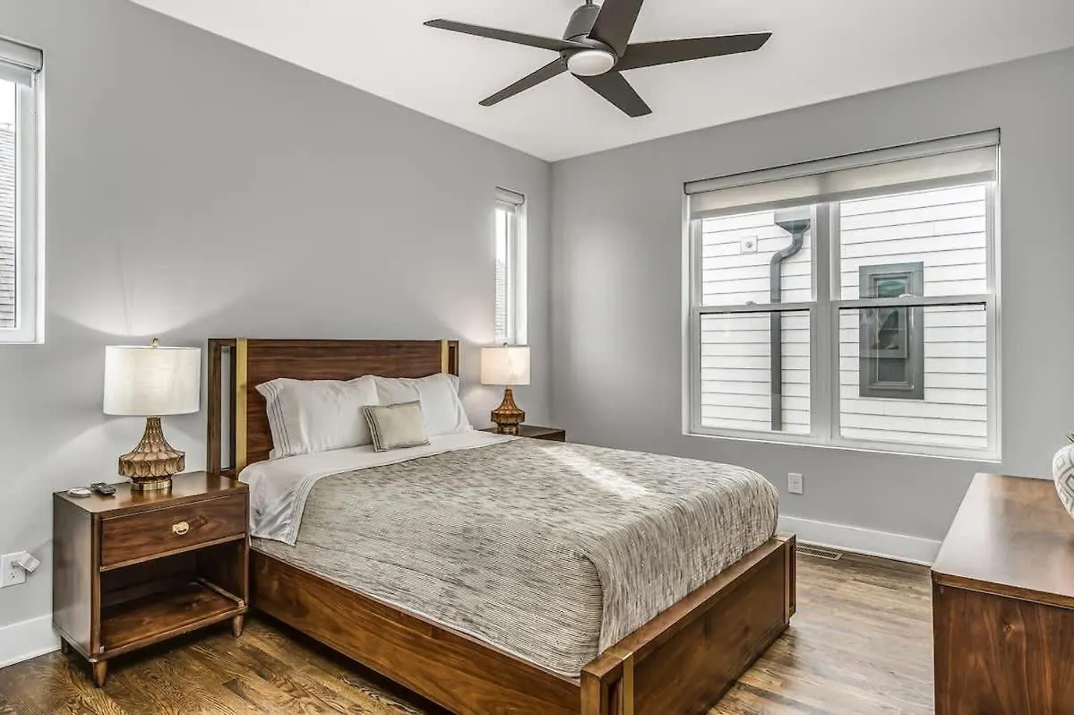 Beautiful Nashville Home - Broadway Escape